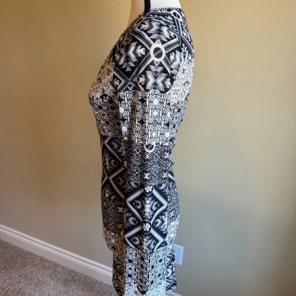 Guilty shirt top geometric design flared bell sleeves bedazzled with glass beads - Picture 5 of 12